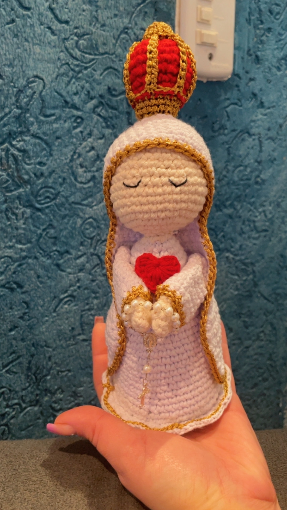 Santinha em Amigurumi