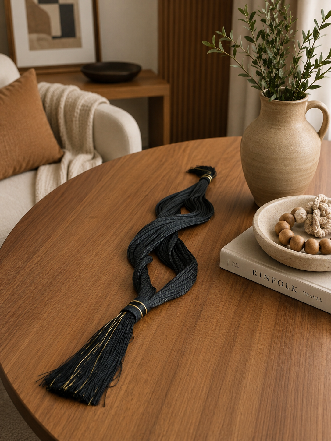 Colar Decorativo de Mesa em Macramê Preto | Design Contemporâneo